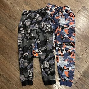 Boys NIKE sweatpants Gray Medium, Orange Large
